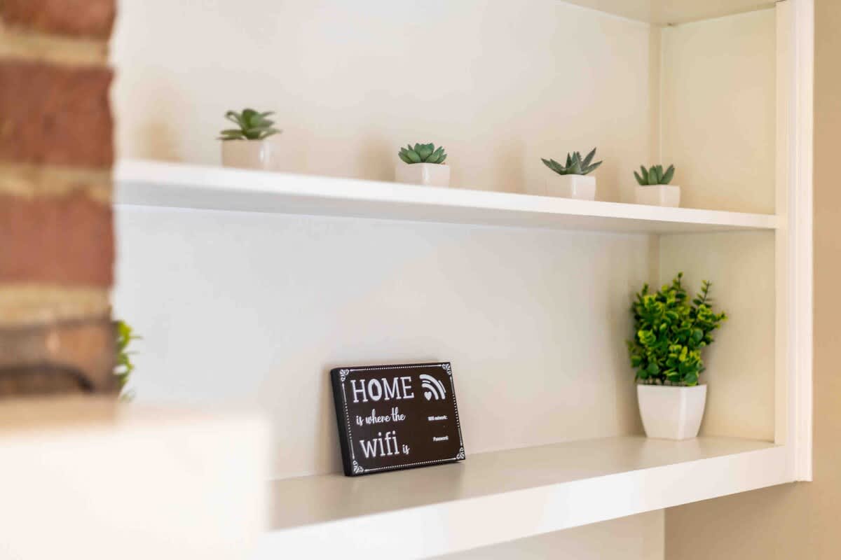 Sunset Hill Cottage: East: Cozy, Modern, Walkable to UNCG