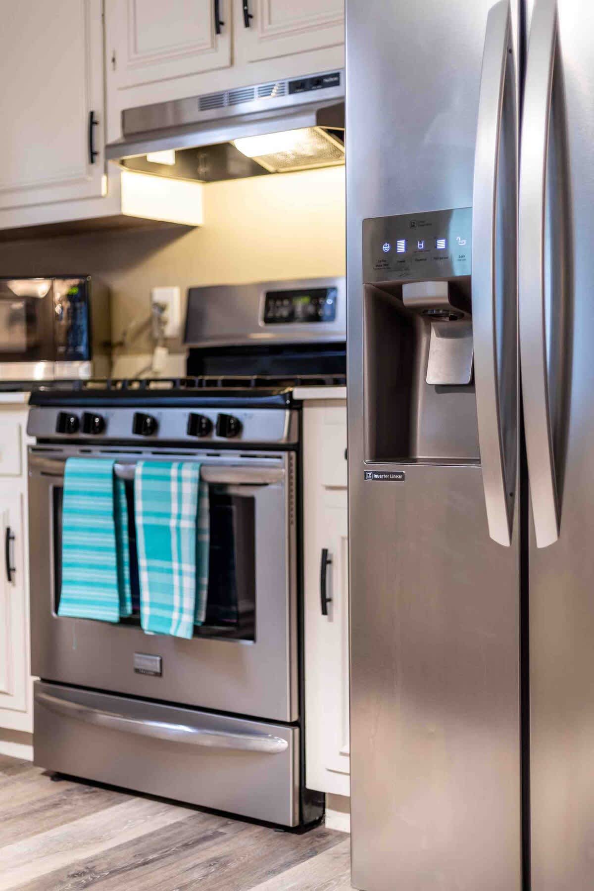 Sunset Hill Cottage: East: Cozy, Modern, Walkable to UNCG