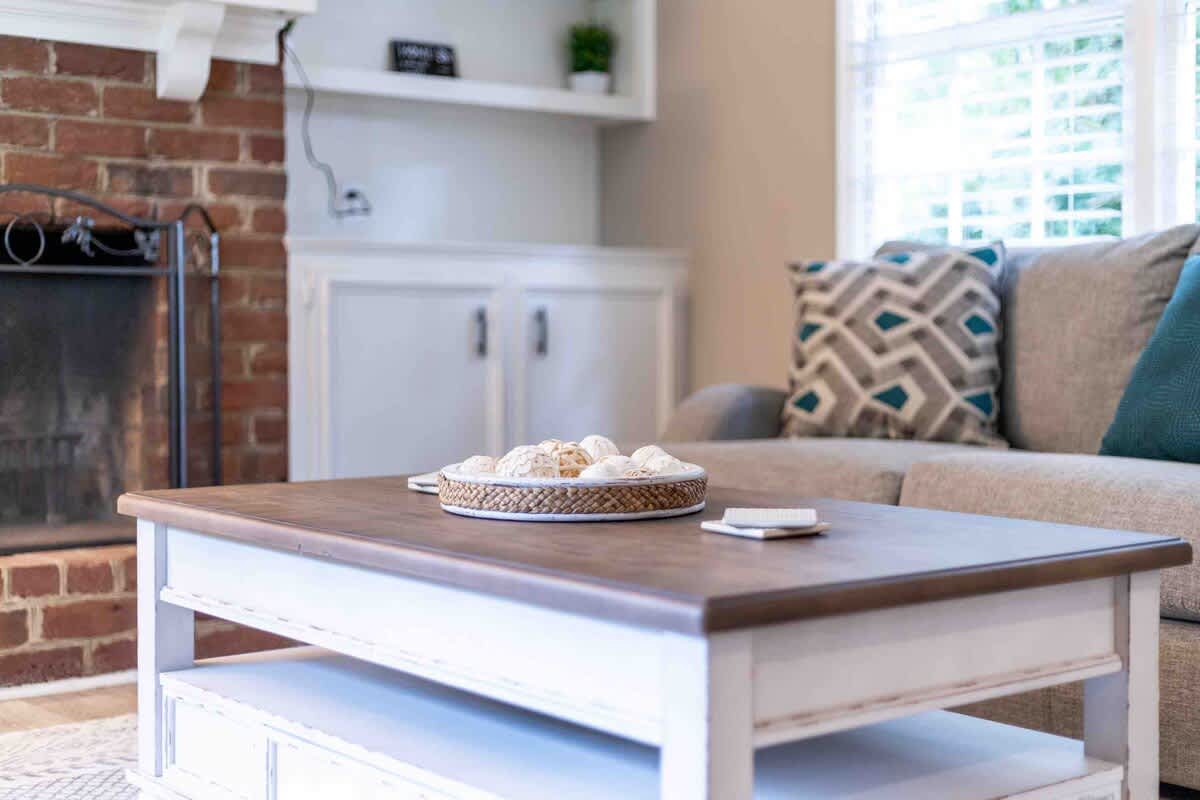 Sunset Hill Cottage: East: Cozy, Modern, Walkable to UNCG