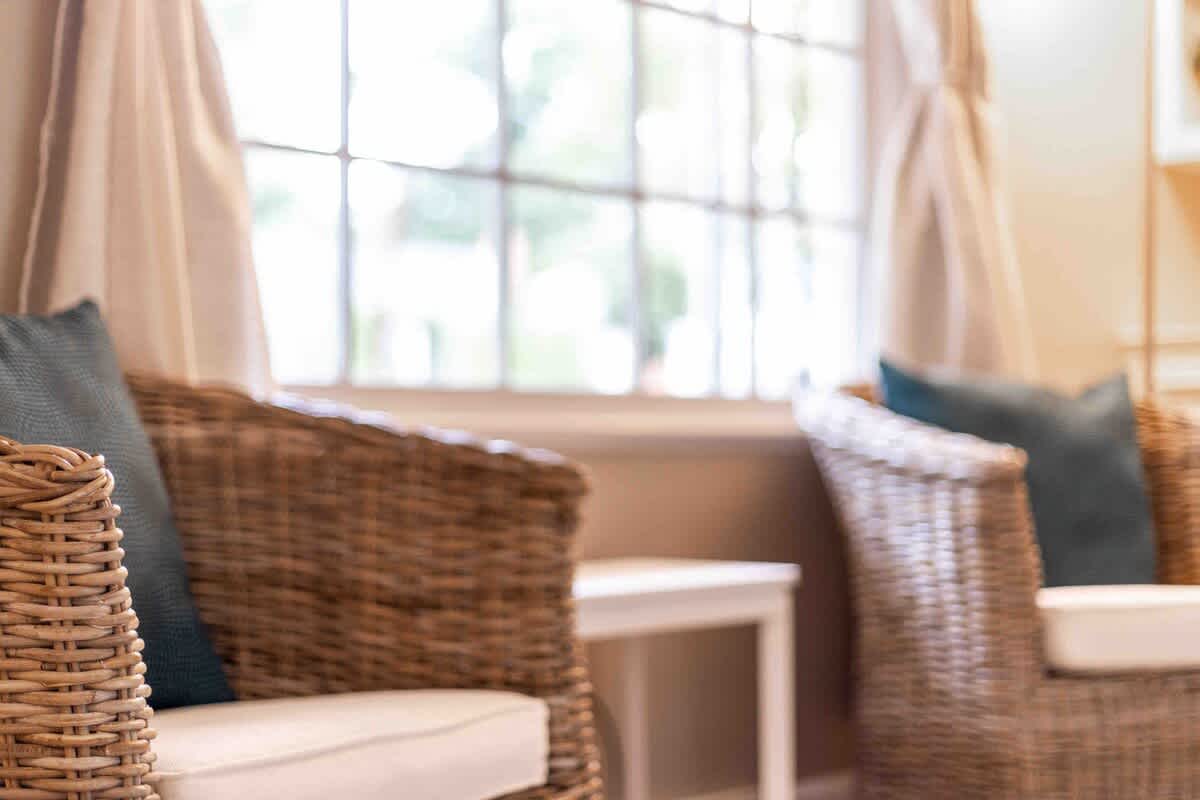 Sunset Hill Cottage: East: Cozy, Modern, Walkable to UNCG