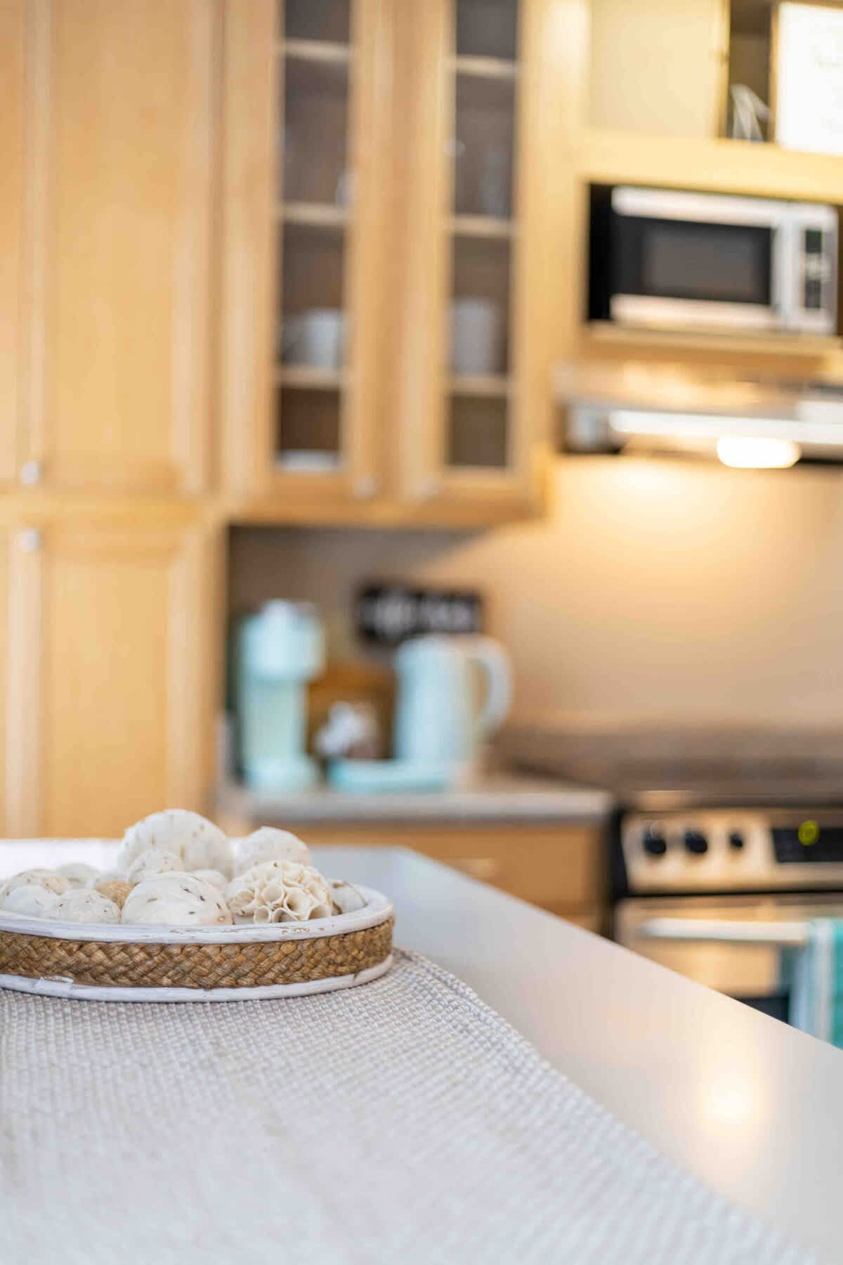 Sunset Hill Cottage: West: Bright & Spacious, Minutes to Downtown