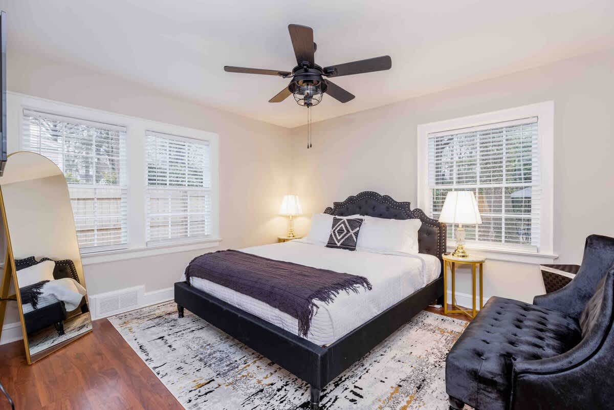 Westwood Retreat: Chic Interiors in a Premier Neighborhood