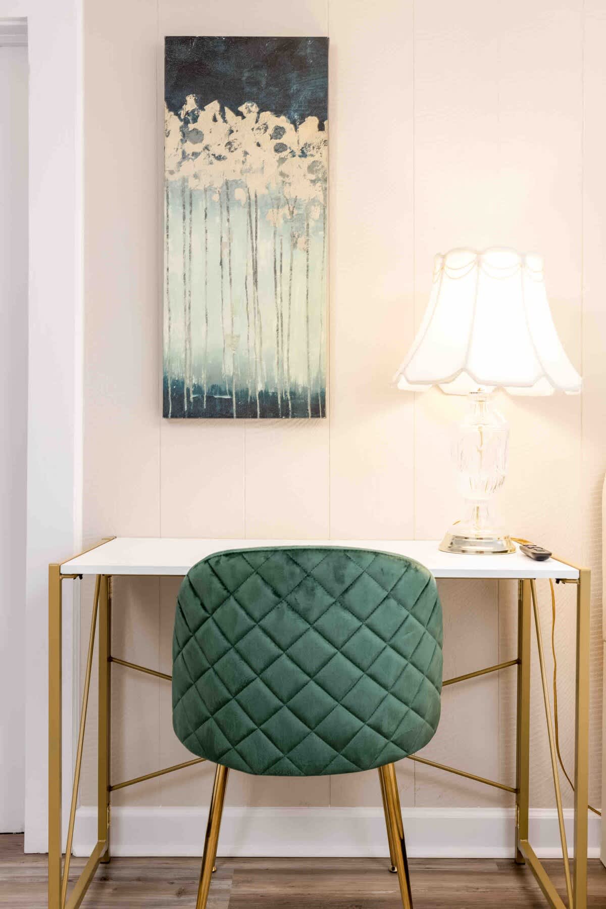 Westwood Retreat: Chic Interiors in a Premier Neighborhood