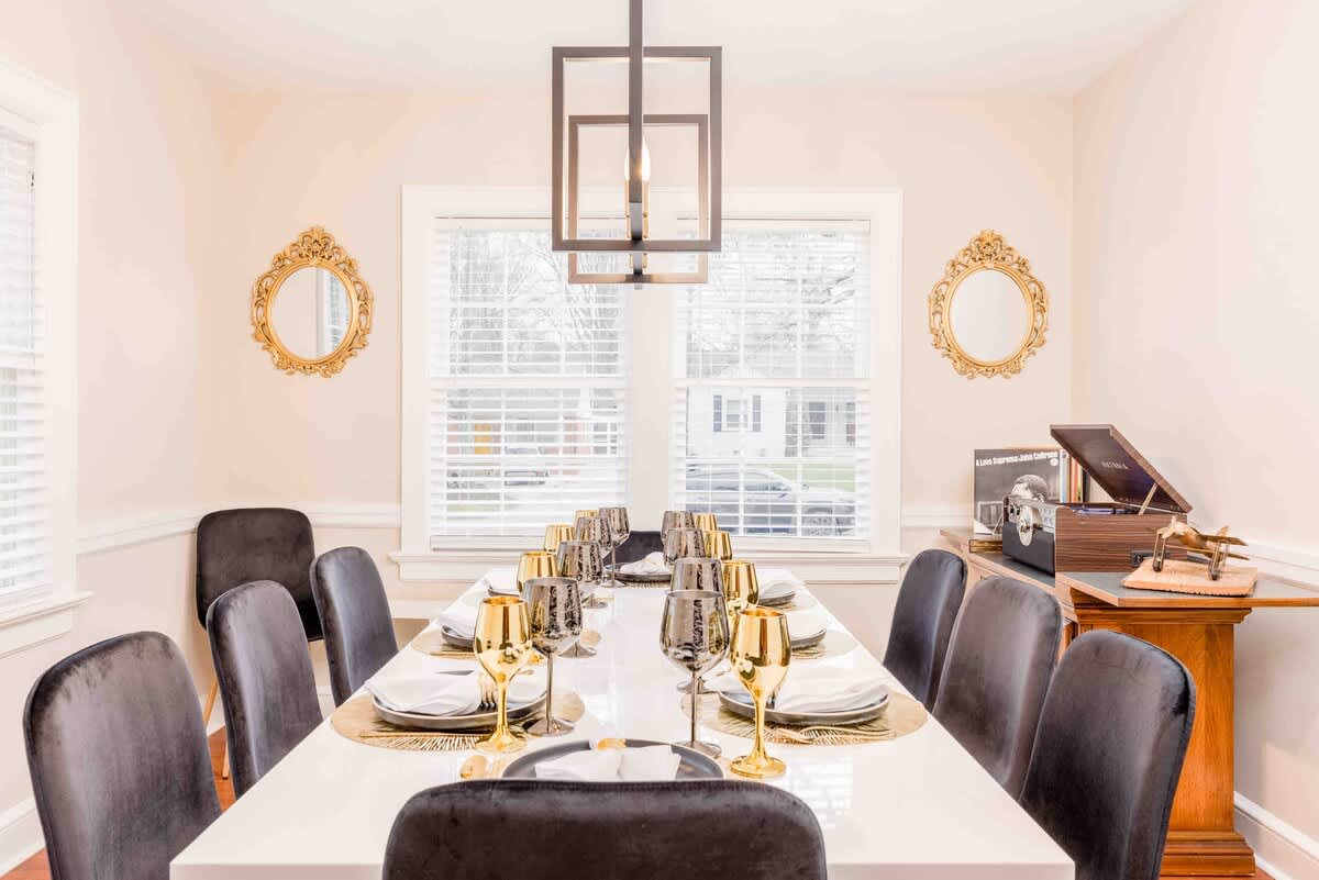 Westwood Retreat: Chic Interiors in a Premier Neighborhood