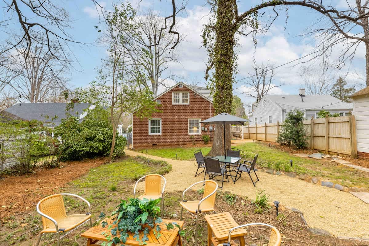 Westwood Retreat: Chic Interiors in a Premier Neighborhood