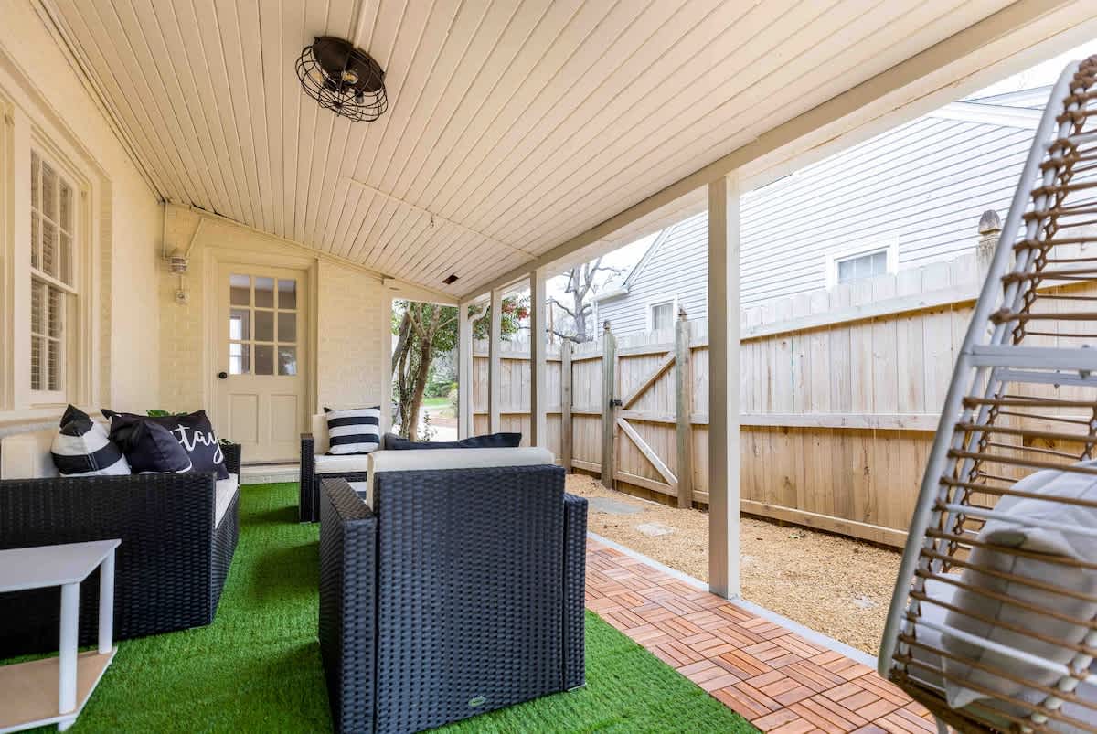 Westwood Retreat: Chic Interiors in a Premier Neighborhood