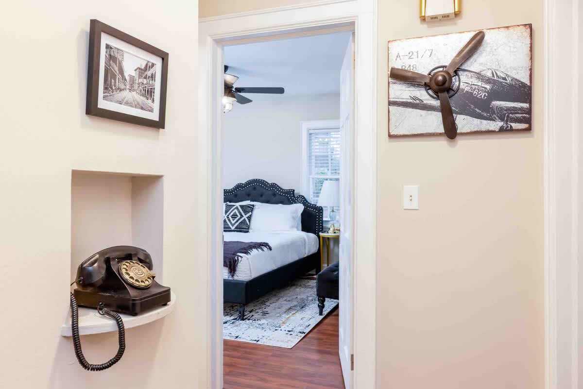 Westwood Retreat: Chic Interiors in a Premier Neighborhood