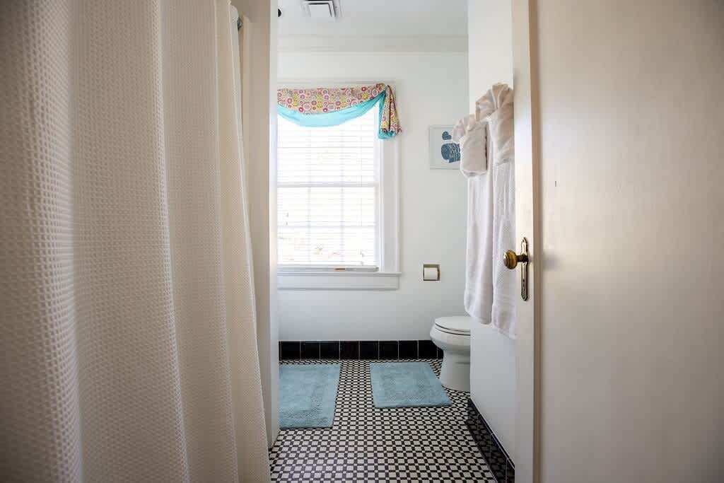 Greenway Manor: Grand Historic Home on Lush Grounds