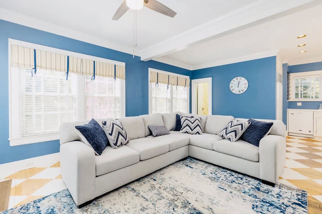 Greenway Manor: Grand Historic Home on Lush Grounds