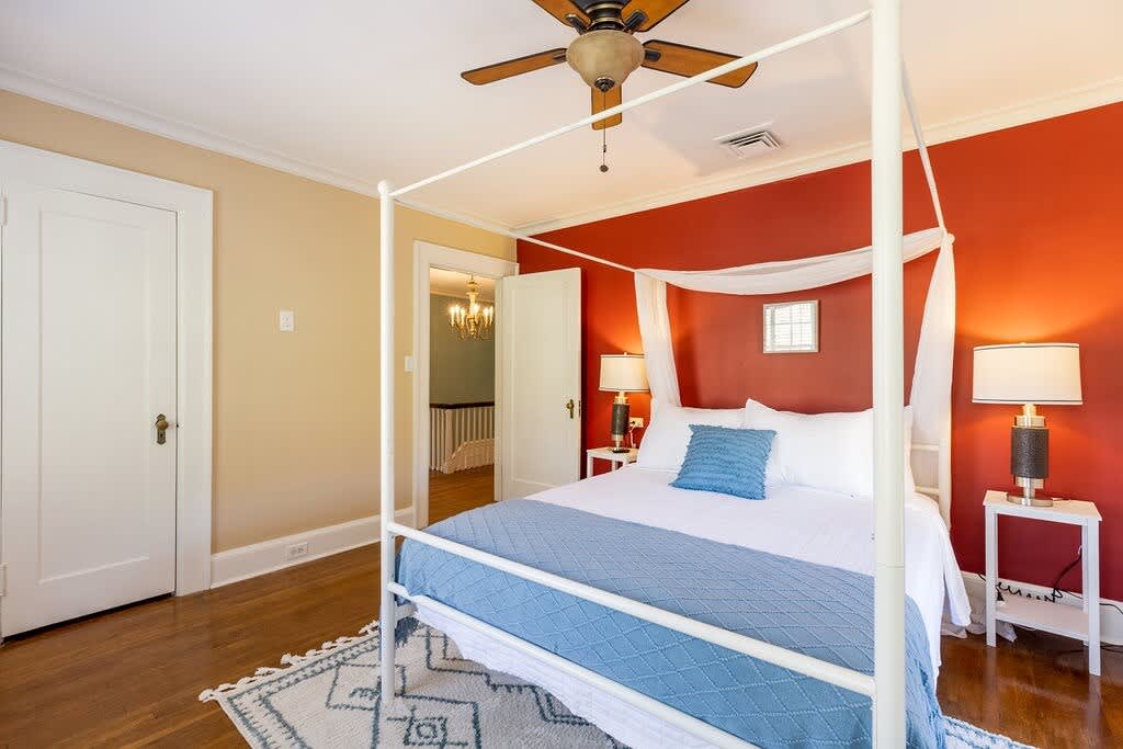 Greenway Manor: Grand Historic Home on Lush Grounds