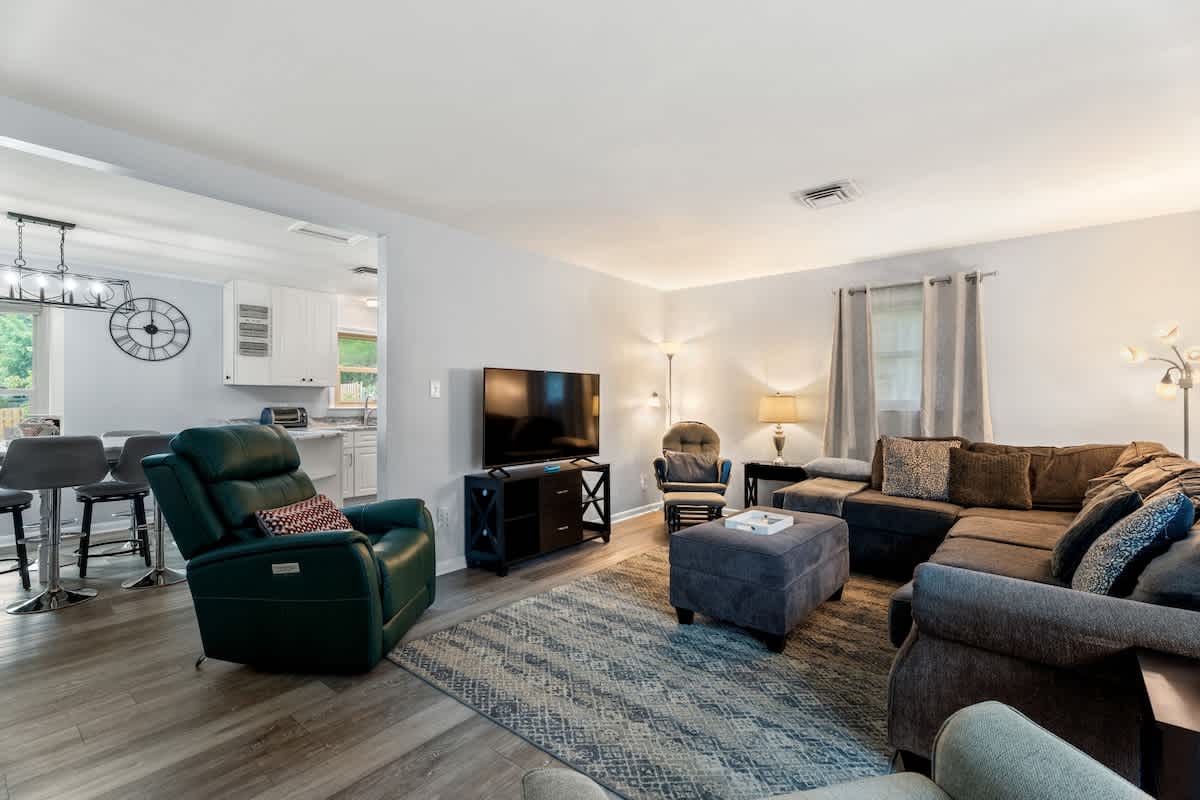 Arden Place Oasis: Private Pool & Serene Outdoor Living