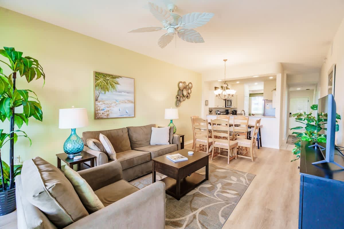 Stunning 3BR Naples Condo with Tropical Views — Naples, FL — vacation rental