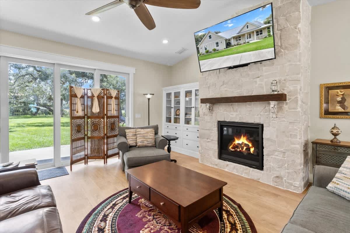 Charming 3BR Waterfront Home - Private - Serene — Inverness, FL — vacation rental