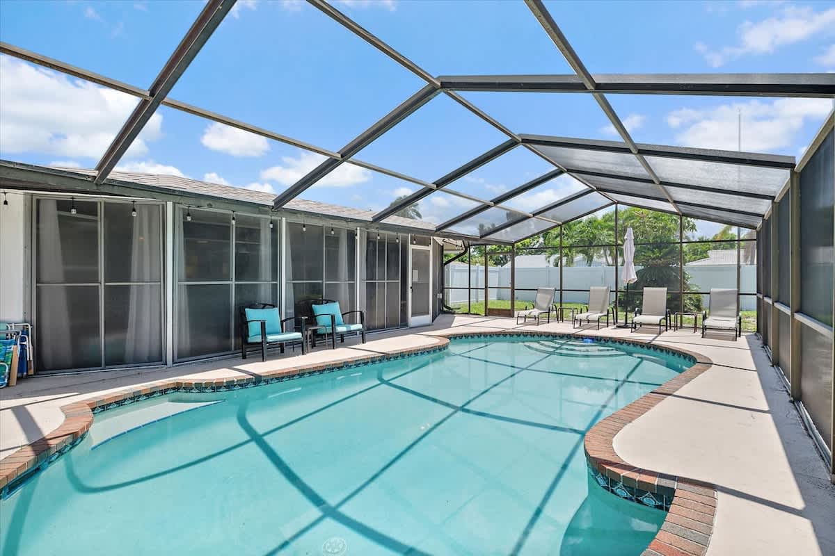3BD/2BTH. Heated Pool. Minutes to AMI. IMG. LECOM — Bradenton, FL — vacation rental