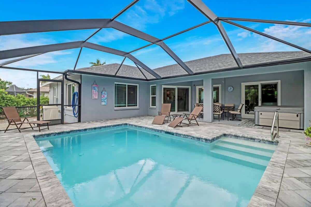 Stunning 3BR Beach House ★ Heated Pool ★ Near Park — Marco Island, FL — vacation rental