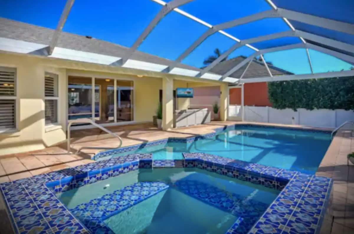 4BR Beach House _ Pool & Jacuzzi _ Beach Access — Marco Island, FL — vacation rental