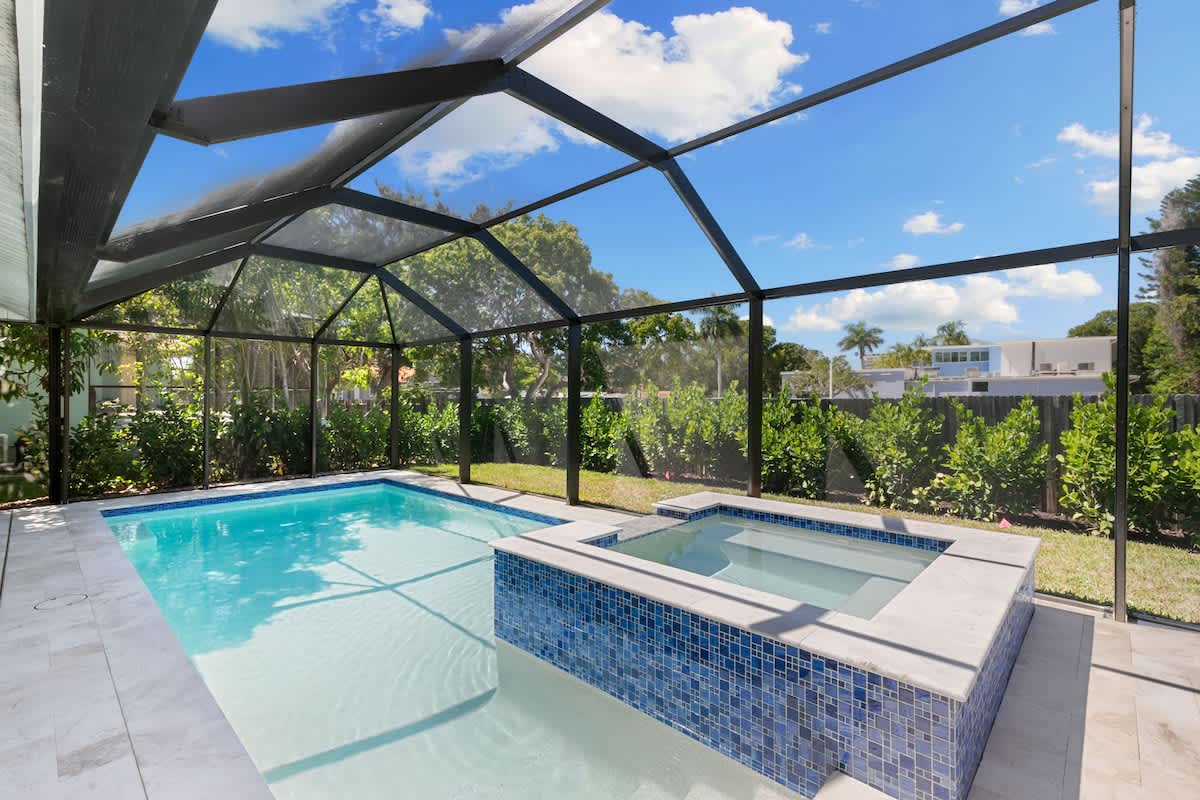 Beautiful Marco Home l Heated Pool l Hot Tub — Marco Island, FL — vacation rental