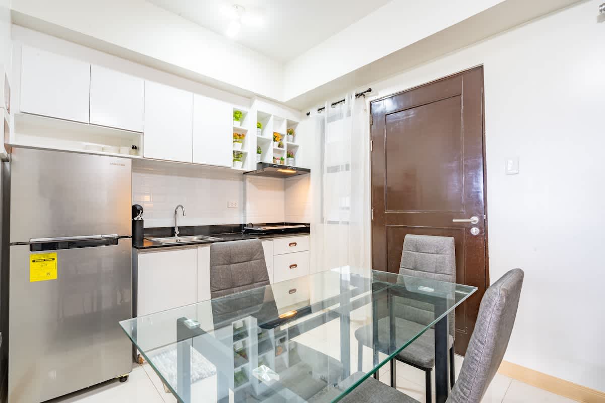 Cozy 2 BR ·  Central Davao  · Close to SM and Ayala