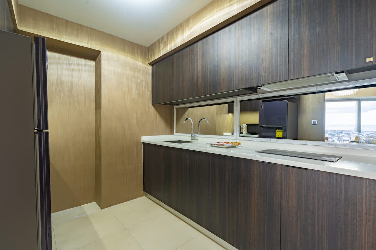 LUXE 1BR  ·  Stunning Views  ·  King Bed  ·  27th Floor
