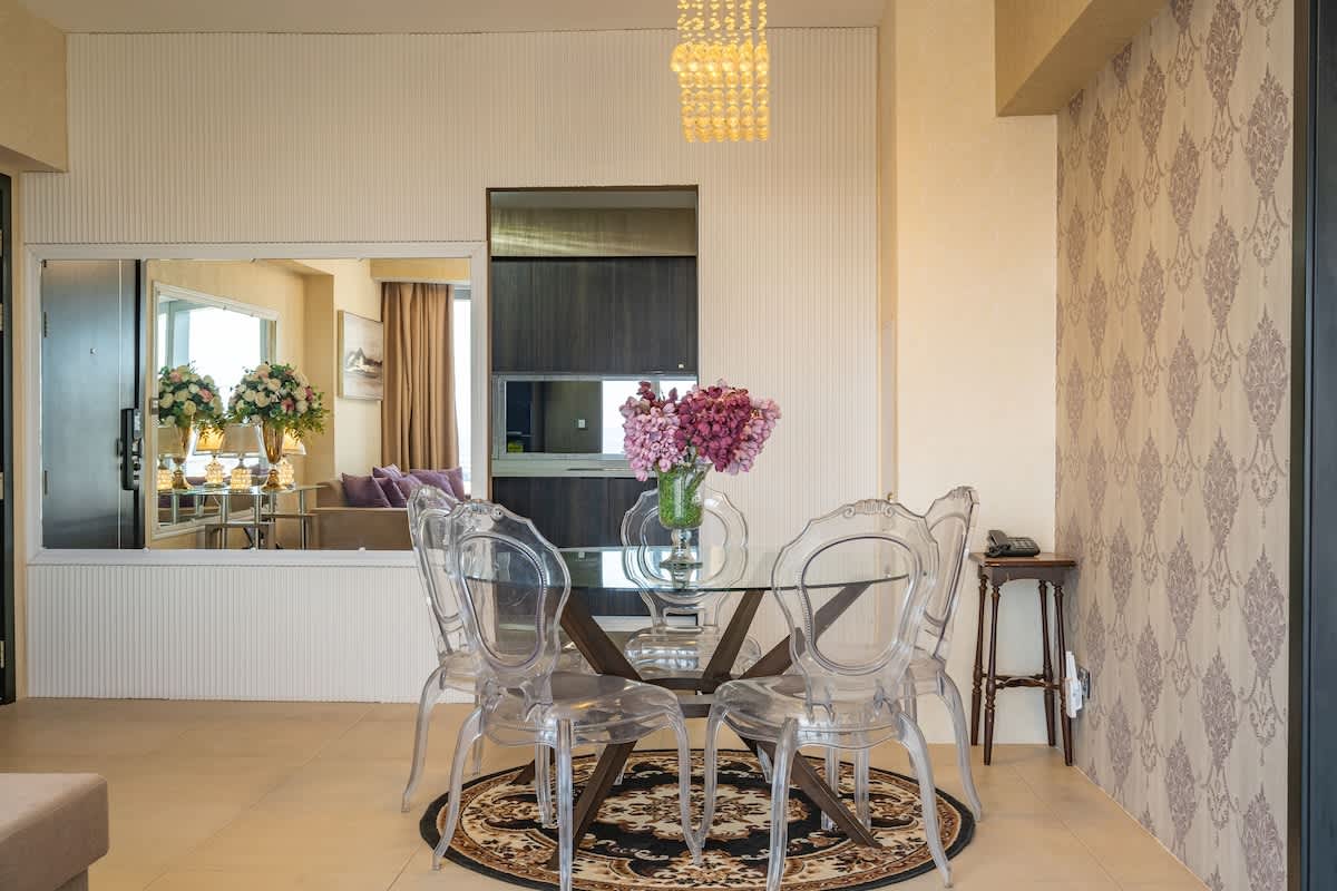 LUXE 1BR  ·  Stunning Views  ·  King Bed  ·  27th Floor