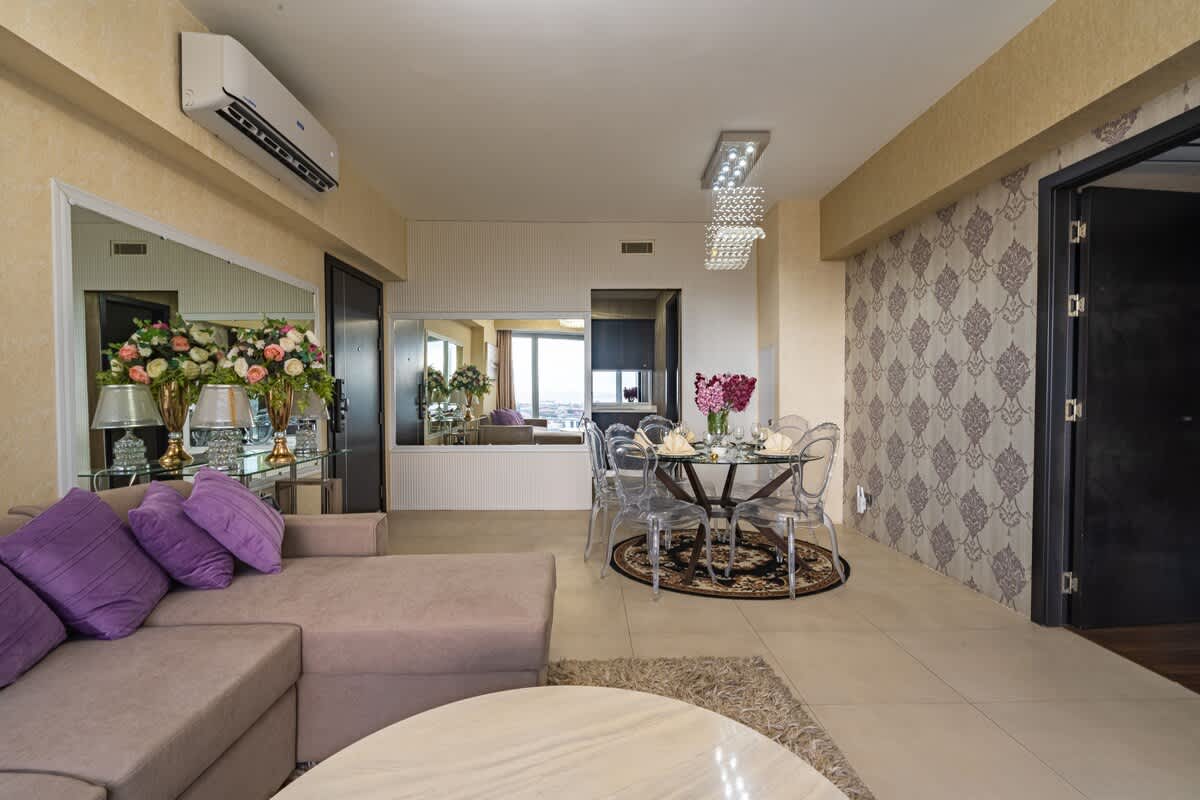 LUXE 1BR  ·  Stunning Views  ·  King Bed  ·  27th Floor