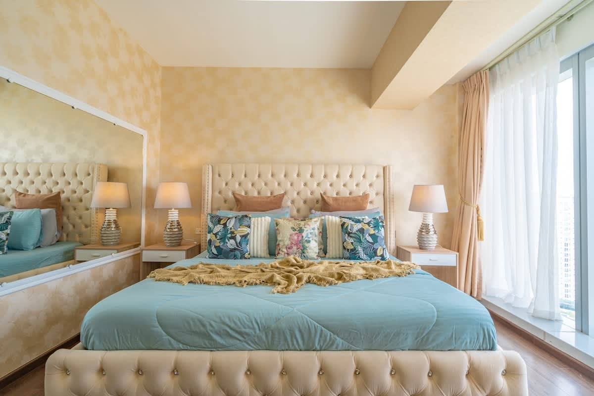 LUXE 1BR  ·  Stunning Views  ·  King Bed  ·  27th Floor