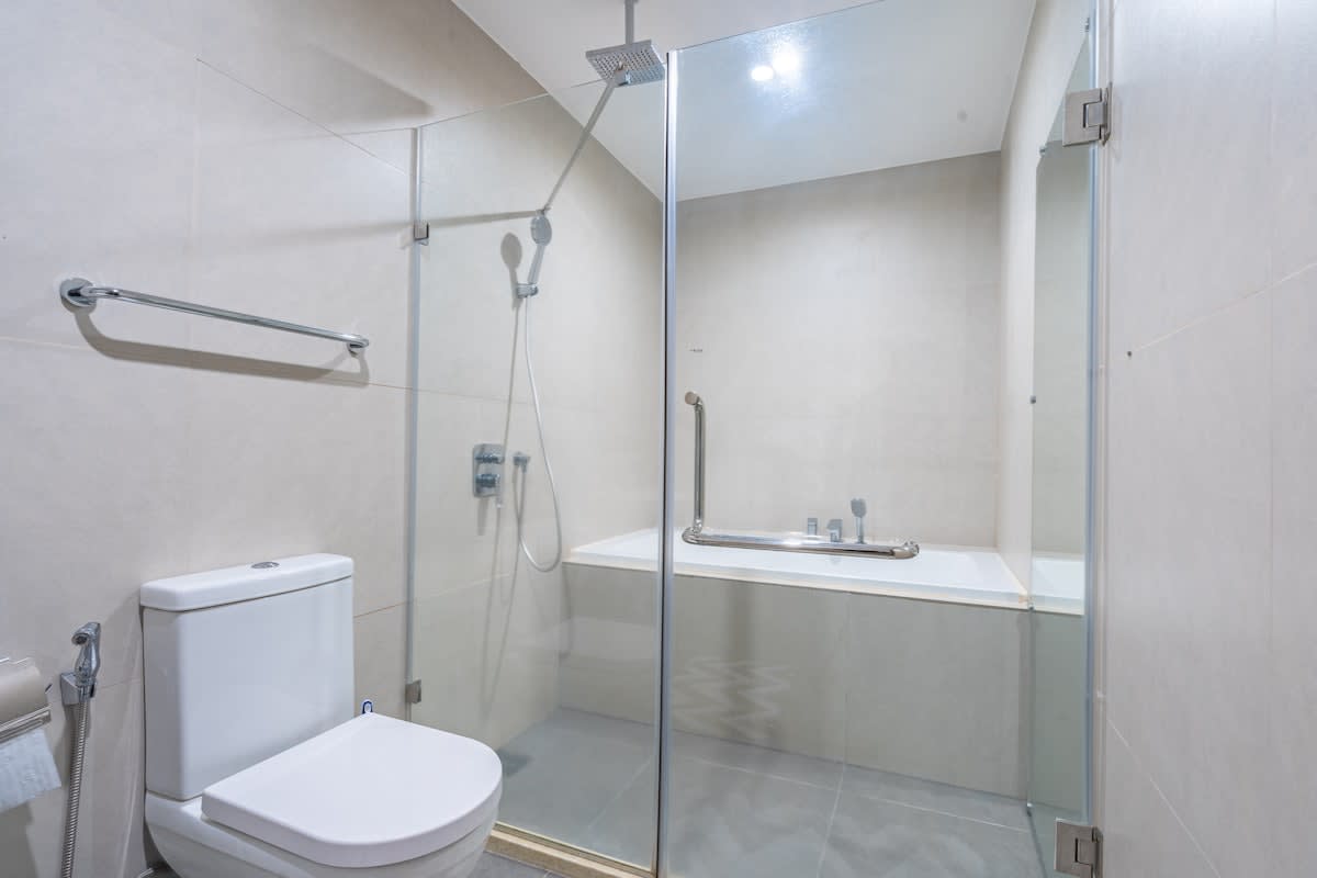 LUXE 1BR  ·  Stunning Views  ·  King Bed  ·  27th Floor