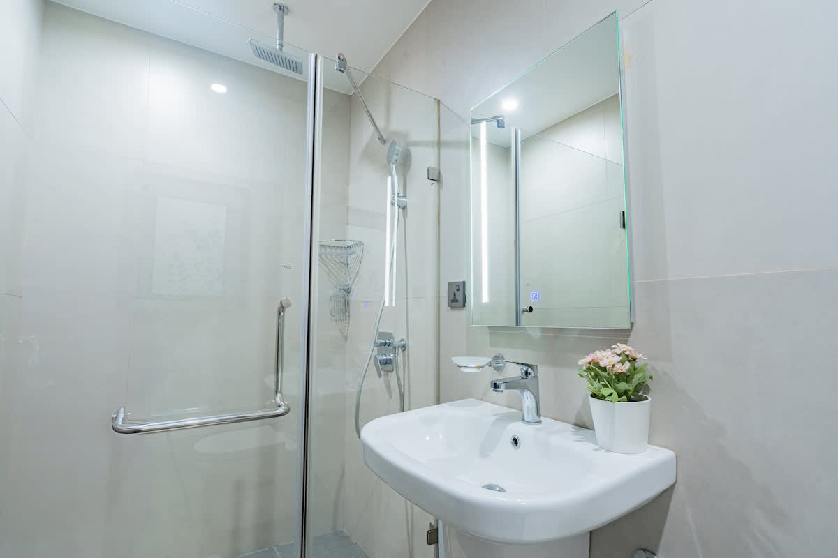 LUXE 1BR ·  CHIC  ·  King Bed  ·  City Views ·  Ayala Mall