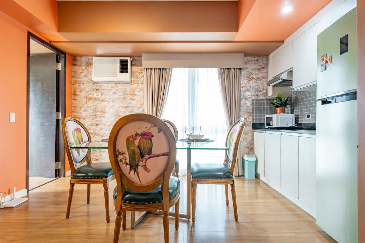 CHIC 1BR  ·  Downtown  ·  1Min Walk to Ayala Mall