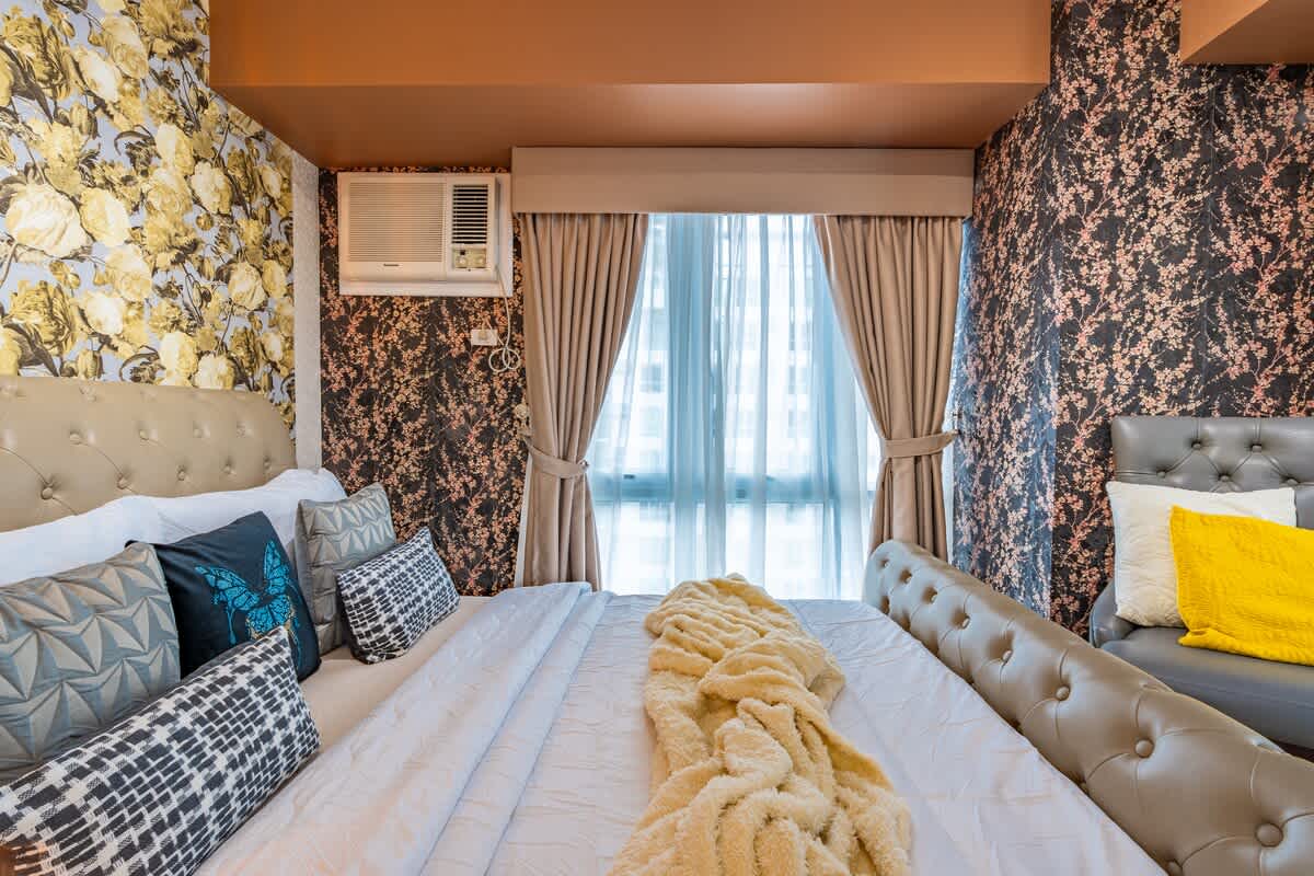 CHIC 2BDR  ·  Amazing View  ·  Walkable to Ayala Mall