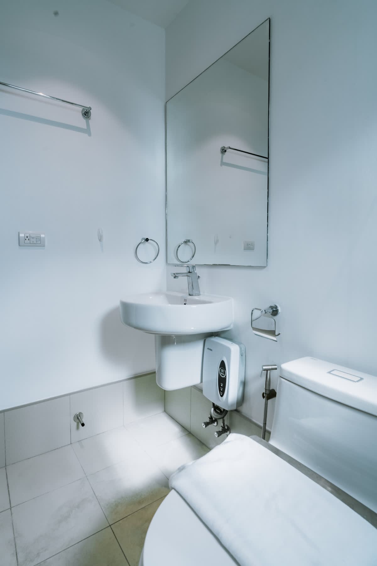 Elegant 2BR with City Views · Abreeza