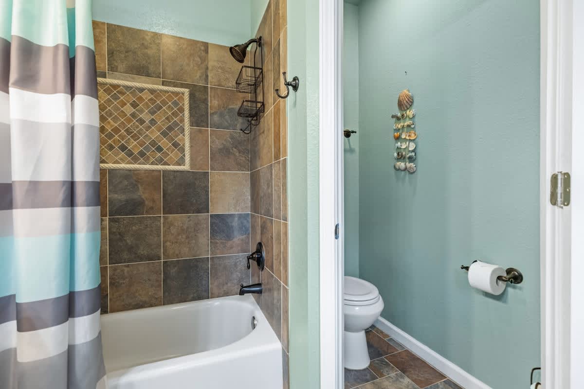 3 Min to Beach | Private Pool & Outdoor Kitchen - Picture 24