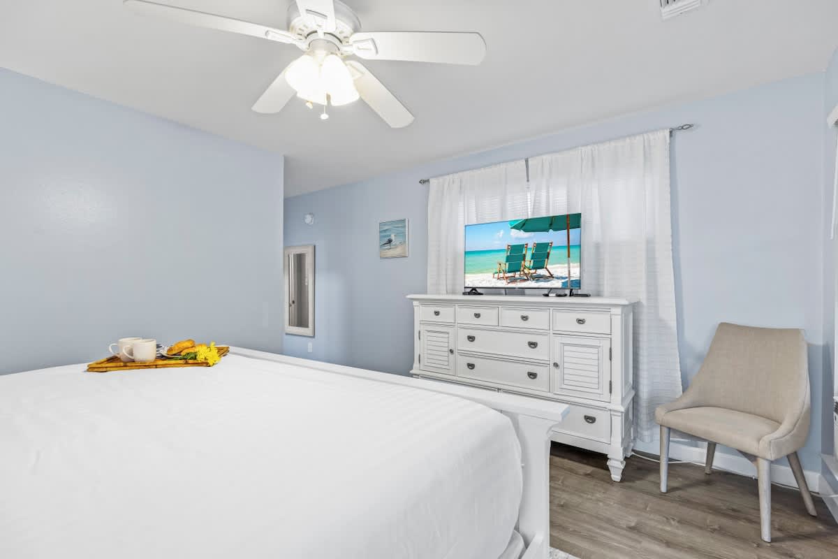 3 Min to Beach | Private Pool & Outdoor Kitchen - Picture 10