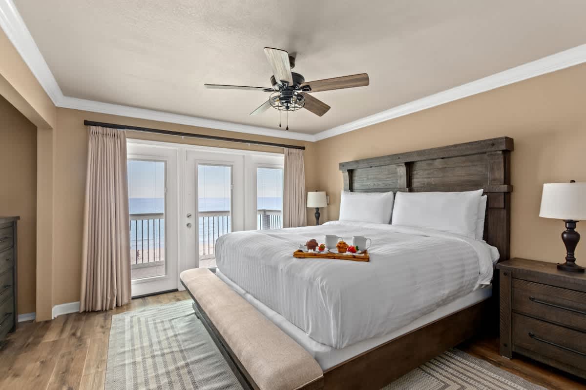 Beachfront End Unit w/ Hot Tub + Beach Chairs - Picture 19