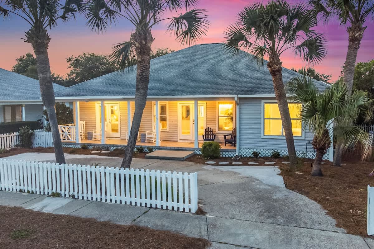 Luxe Home | 4 Min Walk to Crystal Beach & Pool