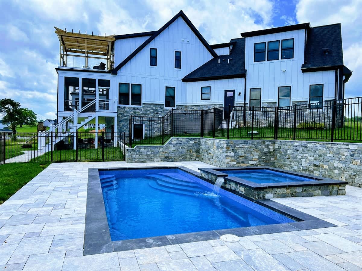 NEW Serene Lakefront Lake Anna, Beach, Dock, Pool — Louisa County, VA — vacation rental