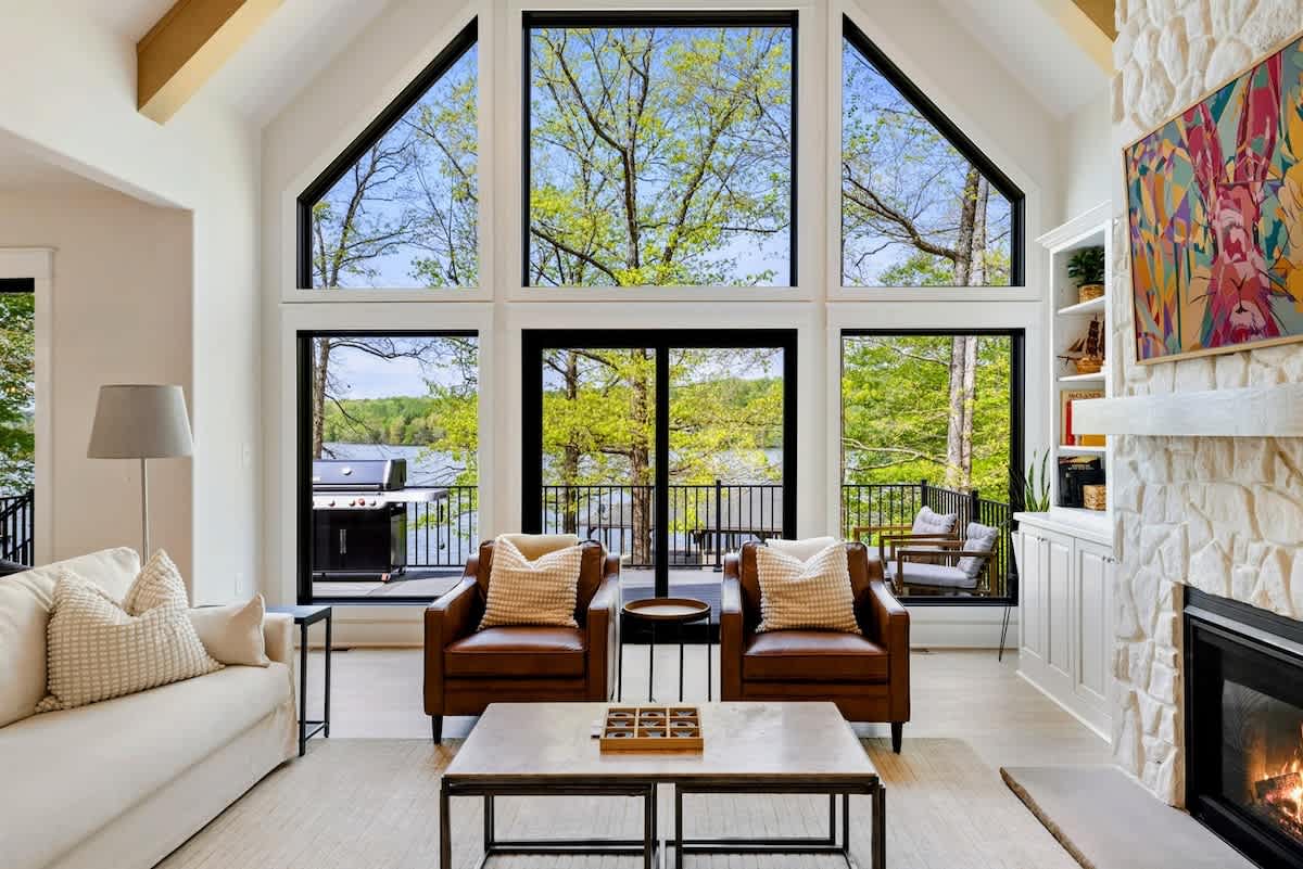 NEW6BR Lakefront Lake Anna 5 Suites, Dock, Hot Tub — Spotsylvania Courthouse, VA — vacation rental
