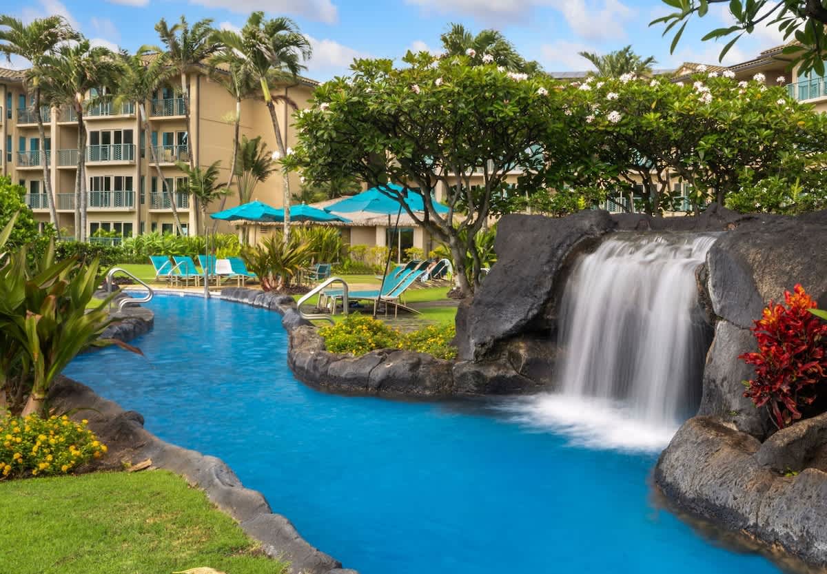 Waipouli F102! Stunning Beachfront Oasis w/ Pool! — Kapaʻa, HI — vacation rental