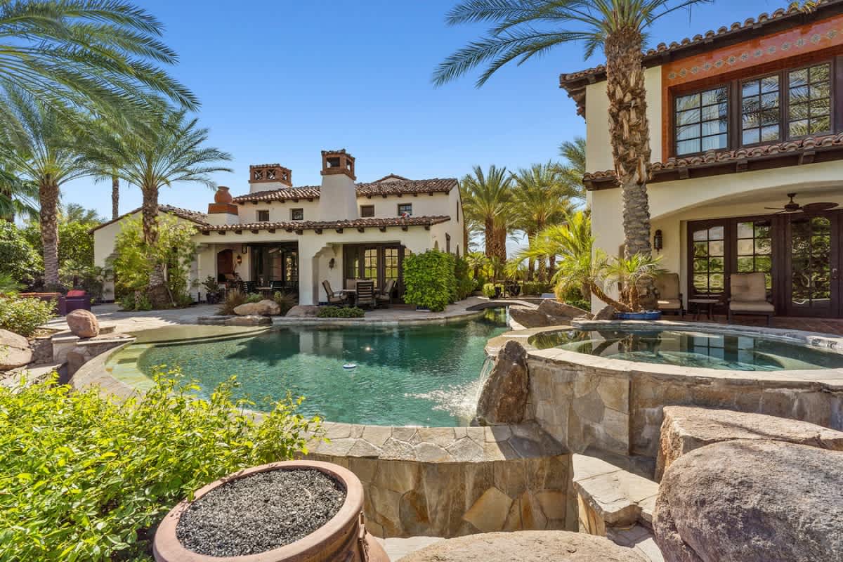 Peaceful Lakefront Villa with Pool and Dock Access