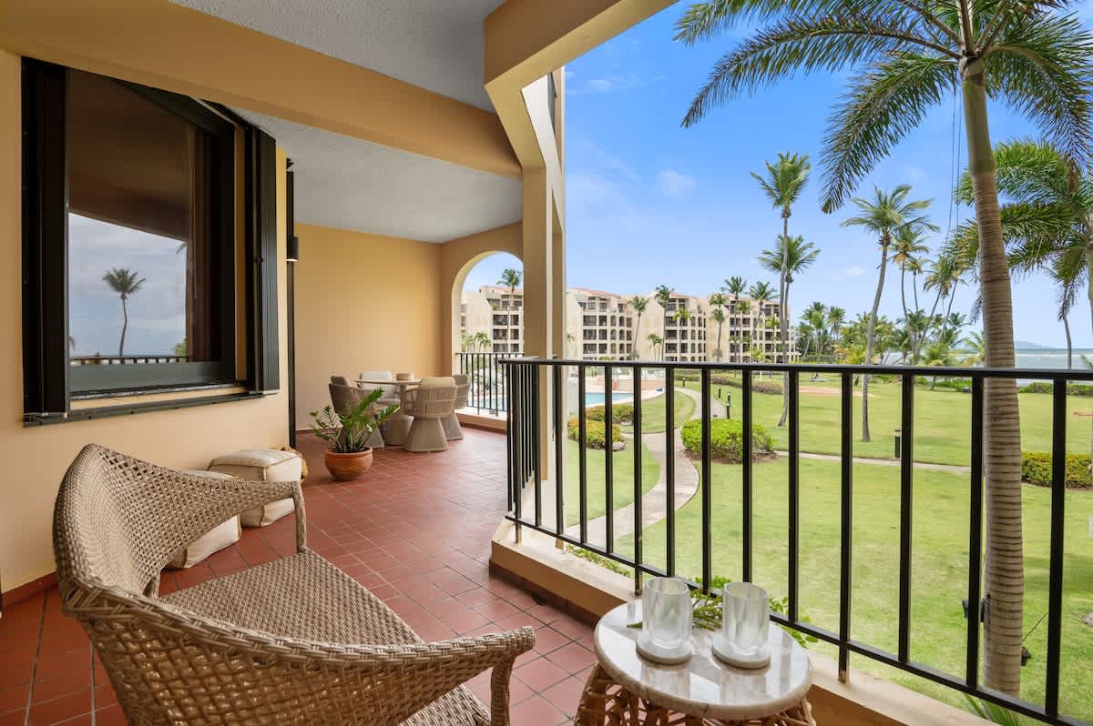 Beachfront Paradise | 2BR Crescent Beach | Seaside