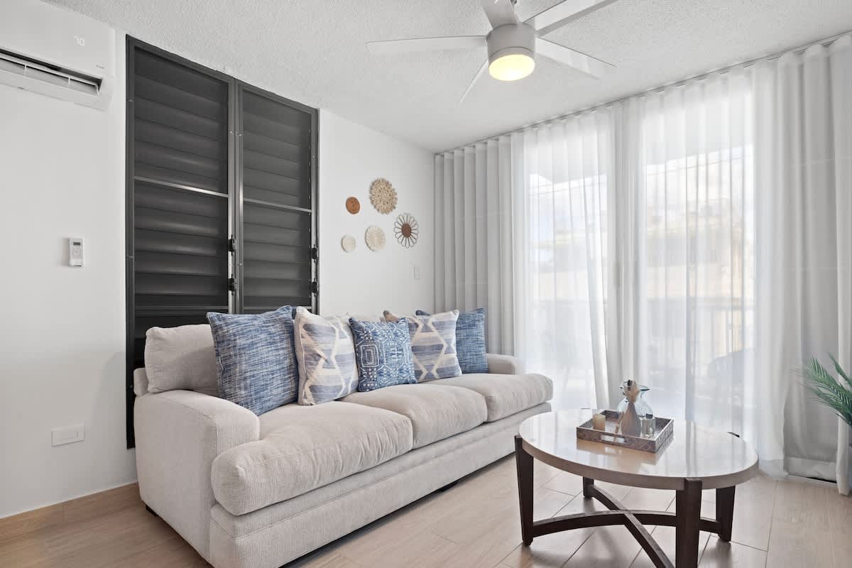Cozy Beach Getaway | Free Parking + Smart TV
