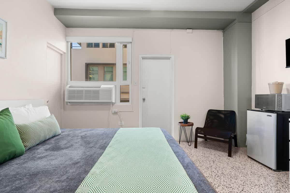Balcony With Views | King-Sized Bed | Free Parking - Picture 12
