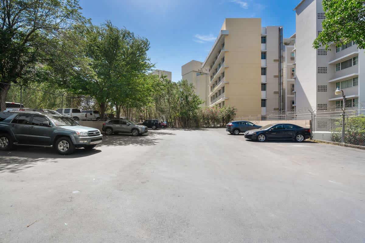 Balcony With Views | King-Sized Bed | Free Parking - Picture 21