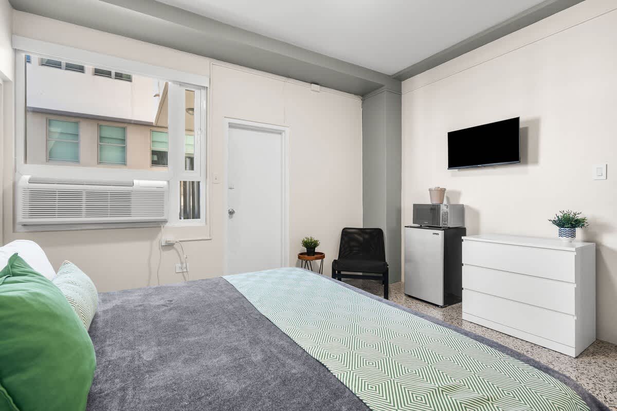 Balcony With Views | King-Sized Bed | Free Parking - Picture 17