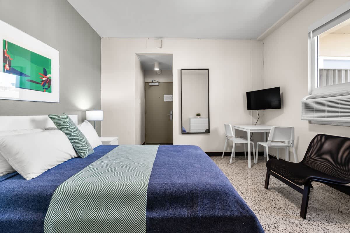 Balcony | Free Parking  | Near The Beach | AC - Picture 8