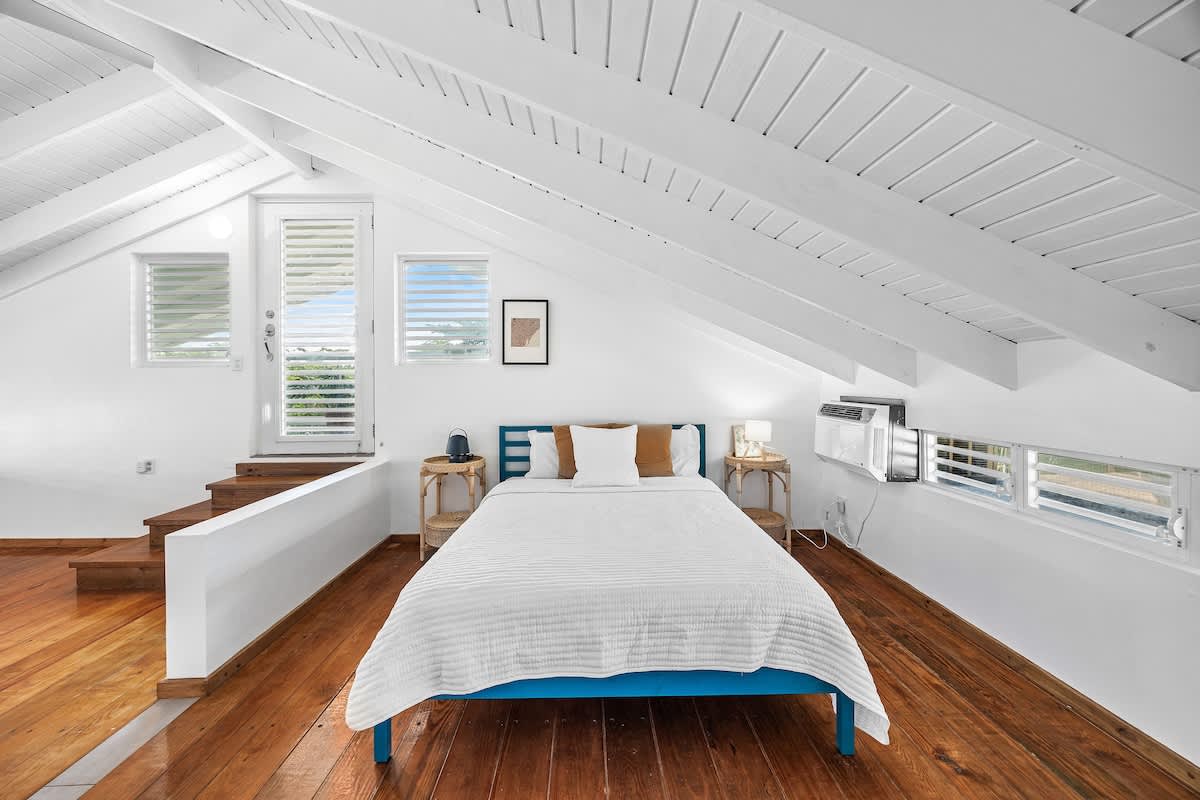 Spacious Oceanview w/ Pool and Parking