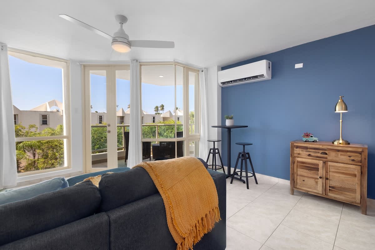 Grand Bay Beachfront Suite with Pool