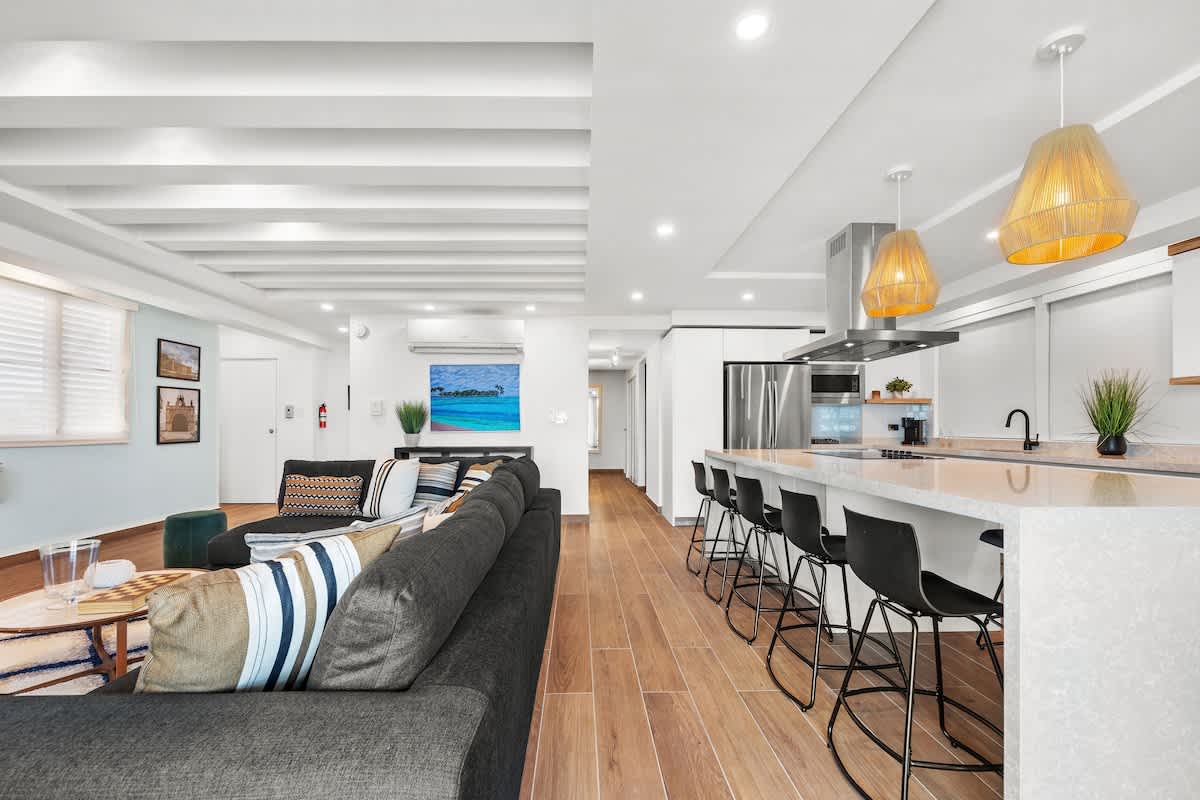Penthouse With Free Parking | Near The Beach