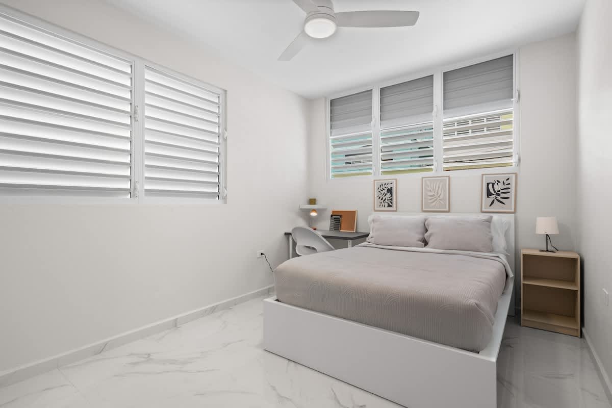 Modern 2 BR Apt | Great Location | Smart TV | AC