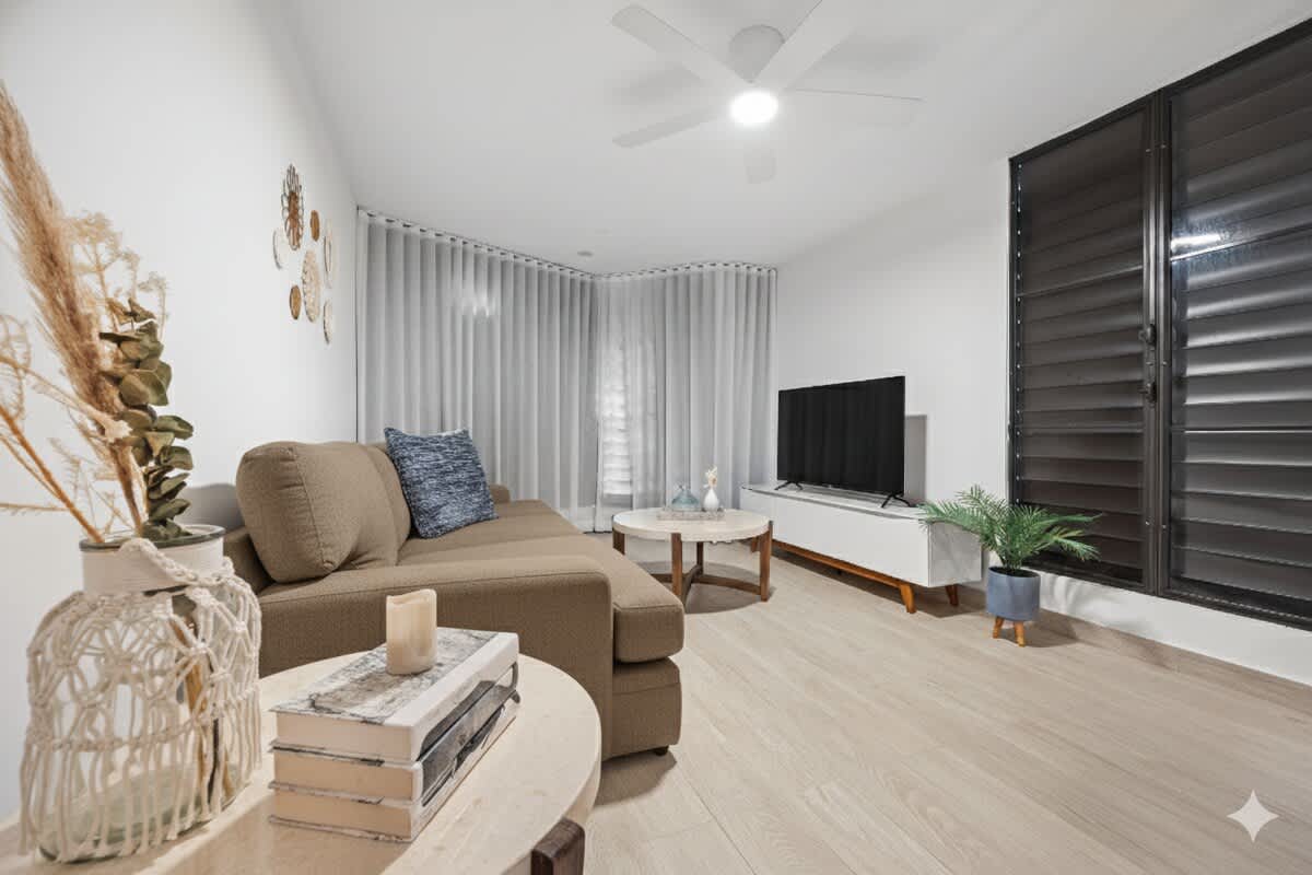 Modern Beachside Gem in Ocean Park | Parking & WiFi 3